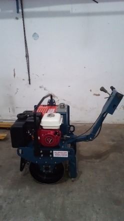 Rodillo vibratorio autopropulsado con motor Honda