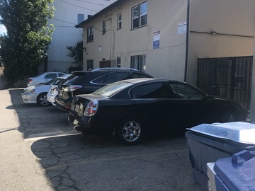 Daily Rentals: Los Angeles CA, West Side Parking,  2 metro lines 10 minutes