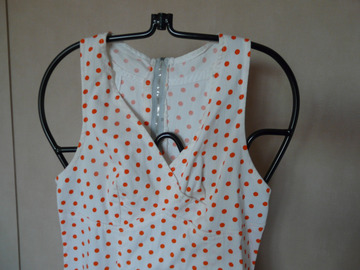 Sale retail: robe vintage blanche pois oranges