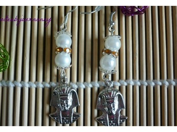 Vente au détail: Boucles d'oreille Pharaon, perles nacrées et perle intercala