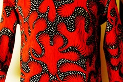 Vente au détail: Blouse manches 3/4 en tissu wax , motif "Rouge et Noir"