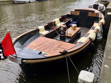 Rent per 2 hours: Sloop Naut - Luxury electric boat - up to 25 people