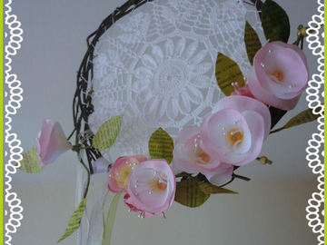 Vente au détail: Décoration fleurie et napperon, ou attrape-rêve romantique