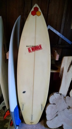 Red shop beauty surfboard