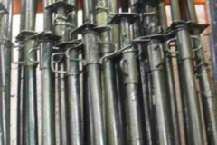 En alquiler: PUNTALES METALICOS DE 3.50 MTS
