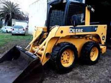 En alquiler: MINICARGADORA JOHN DEERE 317