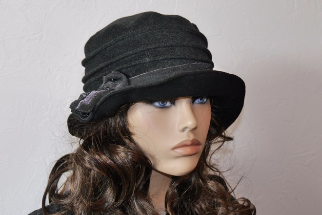 Chapeau  pièce unique et en laine polyester gris camillia 16