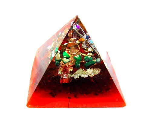 Orgonite pyramide énergétique croix de vie Ankh 