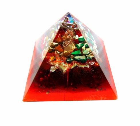 Orgonite pyramide énergétique croix de vie Ankh 