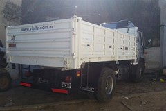 En alquiler: Volcador Ford Cargo 1831