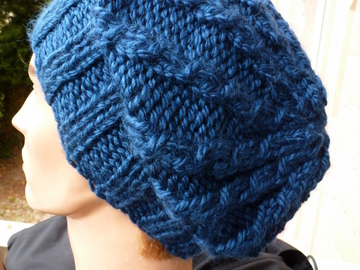 Vente au détail: bonnet adulte bleu pétrole à porter retombant ou avec revers
