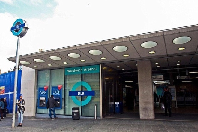 London UK, Woolwich Parking Near City Airport and Trains
