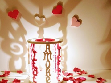 Vente au détail: Lampe décorative avec le mot amour