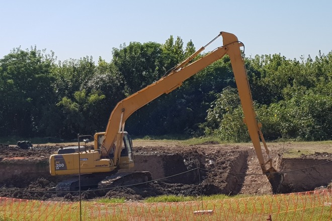 EXCAVADORA PC200LC-8 (Estandar-Martillo-Brazo Largo)