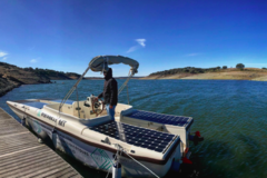 Rent per half day: Half Day in a 100% electro-solar boat in Alentejo
