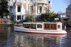 Rent per 2 hours: Private historic boat Delphine