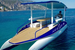 Rent per hour: Solar boat tour between Nice and Monaco
