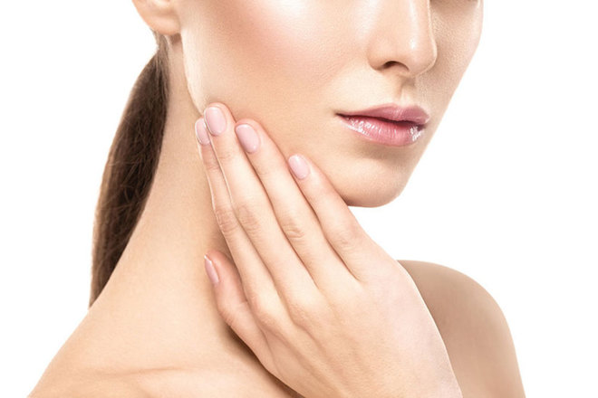 Deep clean facial + collagen + regular mani/pedi + Blow dry