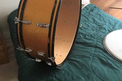 VIP Member: LUDWIG MARCHING BASS DRUM 28" X 10"  BEAUTIFUL GOLD SPARKLE