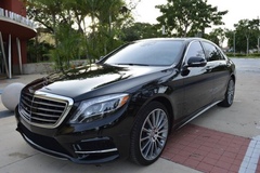 Offering Services: Luxury Sedan Mercedes S550 with private chauffeur in Miami
