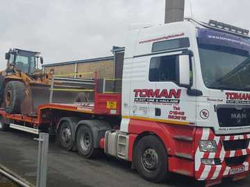 Hourly Equipment Rental: MAN Tractor Unit and Tri Axle Low Loader 44t GVW