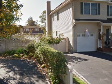 Daily Rentals: Merrick NY,  Safe Driveway Parking on Gormley Ave