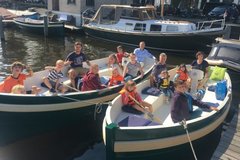 Rent per 2 hours: Eco boats Amsterdam - max 12 people