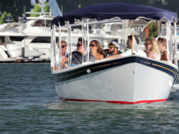 Rent per 2 hours: Luxury Seattle Electric Boat - Max 12 people