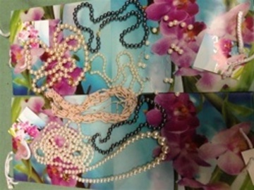 Buy Now: Pearl Treasure Chest--  PRICE CUT! 400 pcs Pearl Necklaces $.25ea