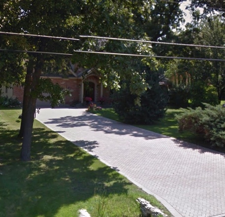 Chicago IL, Safe Driveway Near O’HARE. Short or Long Term.