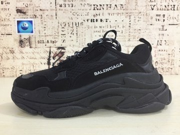 Vente avec paiement en ligne: Femme/Homme Balenciaga Triple-S 17FW Sneaker Noir
