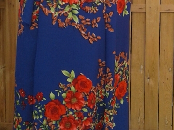 Sale retail: jupe longue porte feuille motif floral
