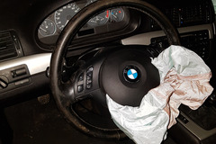 Selling with online payment: 2003 BMW 330ci - Steering Wheel - Airbags are out