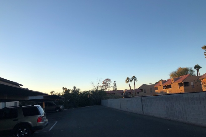 Las Vegas NV, 5 minutes from Airport 10 from Las Vegas Strip. 