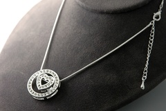Comprar ahora: 36- Circle of Love Rhinestone Necklace-- $2.75 pcs!