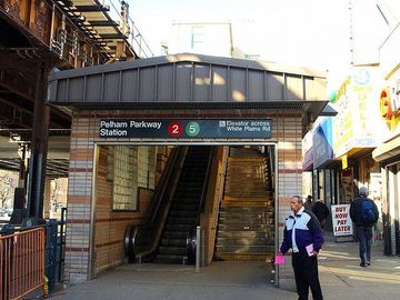 Daily Rentals: Bronx parking spot by Pelham parkway 5 Train