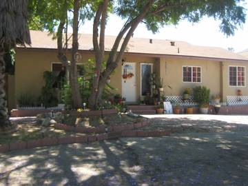 Monthly Rentals (Owner approval required): Van Nuys CA, Driveway Parking in safe neighborhood