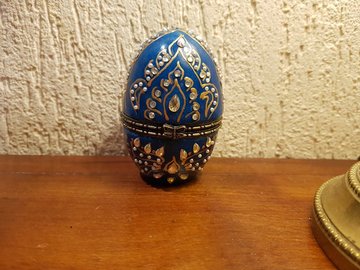 Vente au détail: Boîte à bijoux Œuf façon Fabergé en porcelaine
