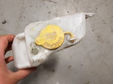 Selling with online payment: 2018 Subaru Impreza - Coolant Tank
