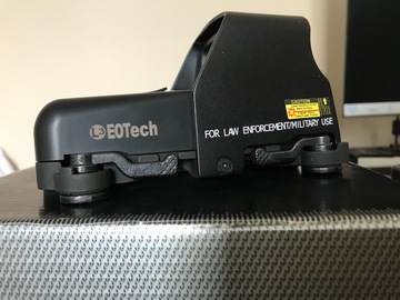 Selling: 553 Eotech replica sight.