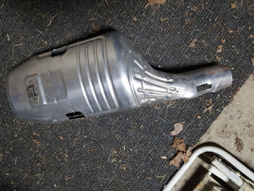 Selling with online payment: 2005 Honda CBR 600RR - Exhaust Heat Shield