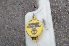 Selling with online payment: 2010 Dodge Journey - Washer Reservoir