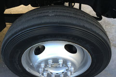 Selling with online payment: 2008 Ford F-550 - Tires and Wheels 