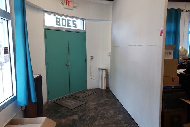Workspace to rent in Savannah, GA.