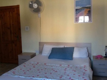 Rooms for rent: Large Bedroom with private bathroom - Pietá