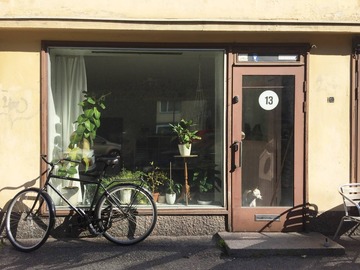 Renting out: Studio spot in Alppila/ Pöytäpaikka Alppilassa