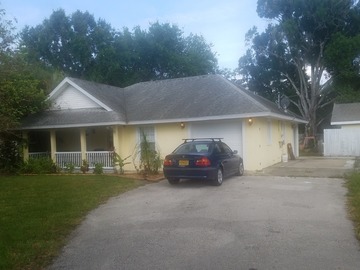 Weekly Rentals (Owner approval required): Melbourne FL, Residential Parking Minutes From I-95