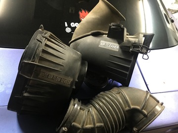 Selling with online payment: Stock air intake for 94 95 mustang