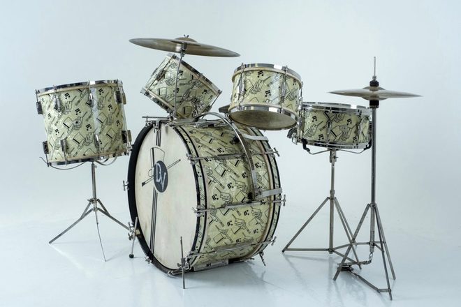 Ludwig pinnacle drum set on sale