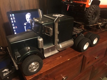 Selling: SCX10 6X6 18wheeler with Gooseneck Trailer 